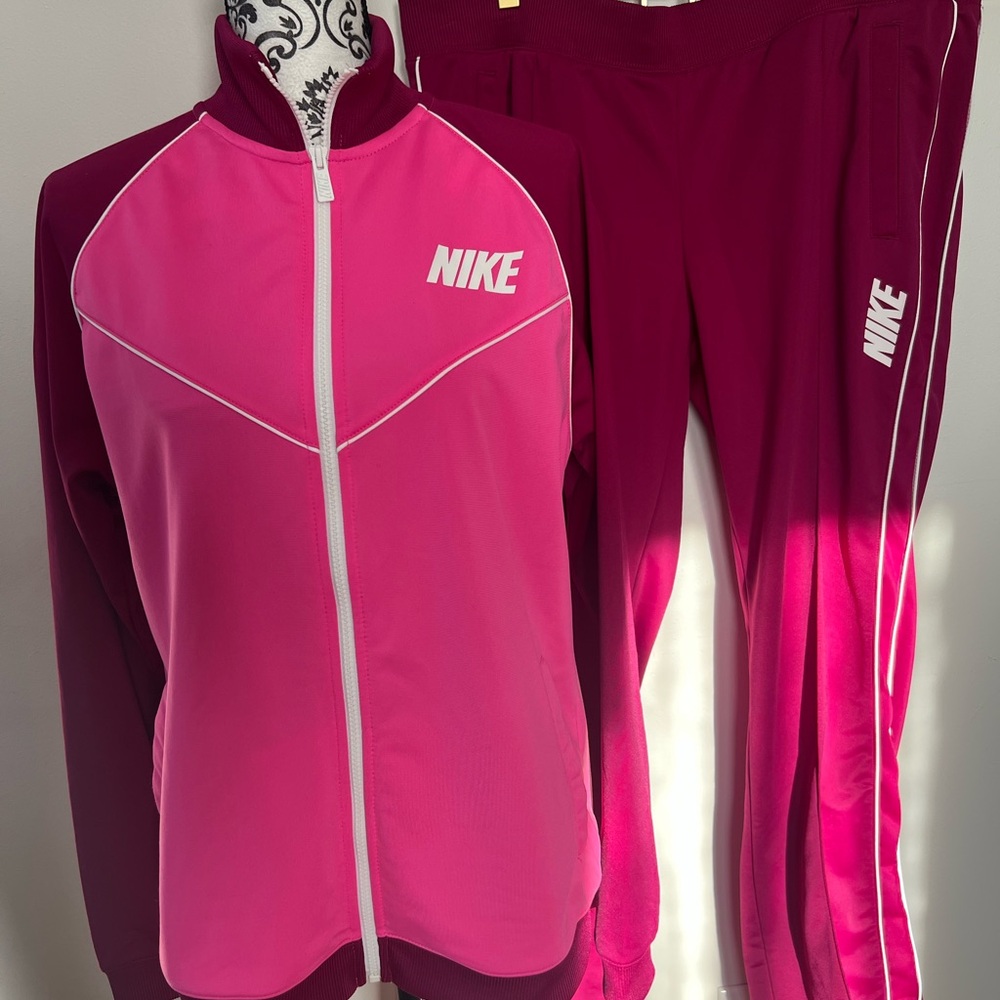 Nike Tracksuit (Women’s)